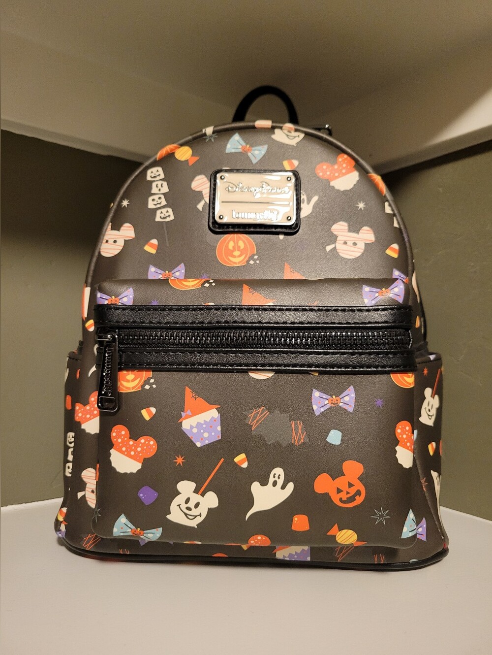 Disney Parks Loungefly 2020 Halloween Treats Mini Backpack NWT